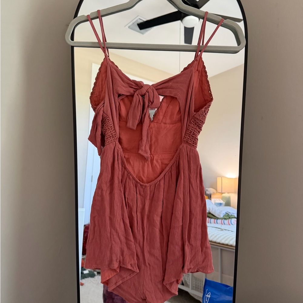 ILLA ILLA Coral Lace Trim Romper - Picture 4 of 5